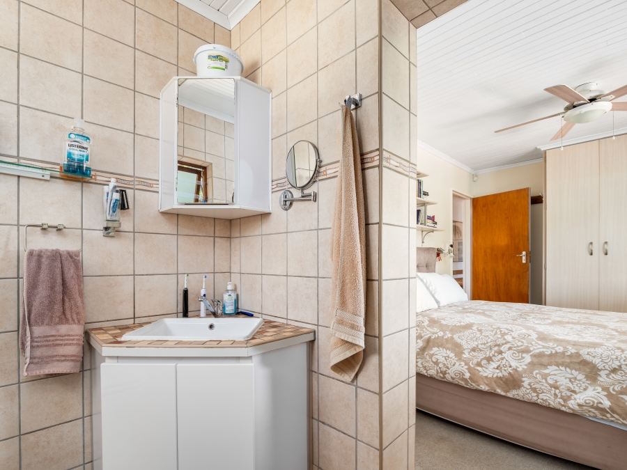 3 Bedroom Property for Sale in Brenton On Lake Western Cape